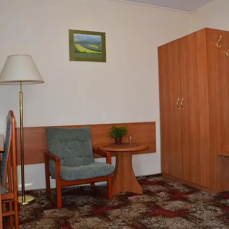 Agro Obiekt Hotelowy Oda ve Kahvaltı Wroclaw