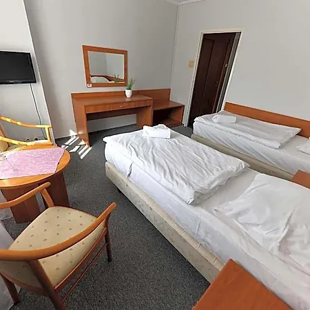 Agro Obiekt Hotelowy 3* Вроцлав